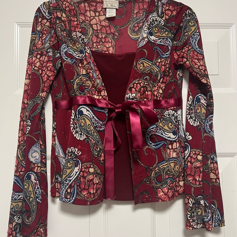 La Kohaki Woman’s Red Paisley Glitter Satin Ribbon Tie Top Blouse Bell Sleeve M